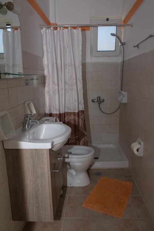 Matrona Apartments Poros Town Екстер'єр фото